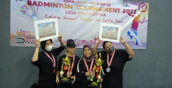 Mahasiswi PSUB Juara II Badminton Ganda Putri