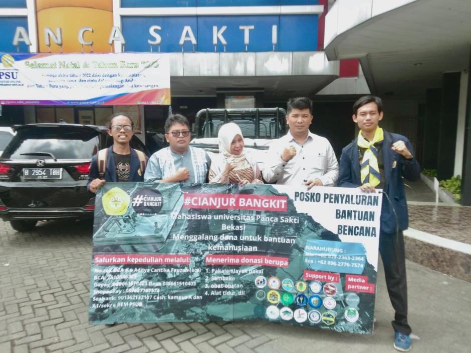 MAHASISWA PANCA SAKTI UNIVERSITY BEKASI MENYERAHKAN DANA UNTUK BANTUAN KEMANUSIAN KORBAN GEMPA CIANJUR KEDUA KALINYA